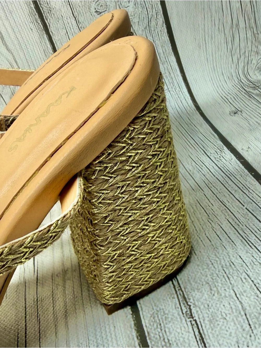 BRAND NEW Womens 11 Kaanas Bali Braided Yute Gold Beige slip on Heels
